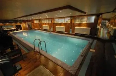 Pool Hotel Prezident
