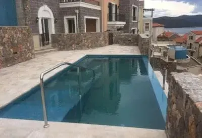 Private pool Lustica bay