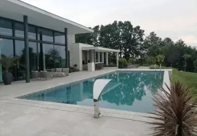 Private pool Avala