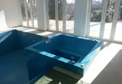 Private pool Avala