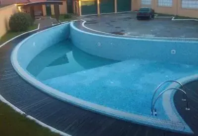 Private pool Surcin