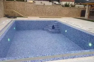 Private pool Avala