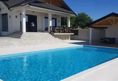 Private pool Mostanica